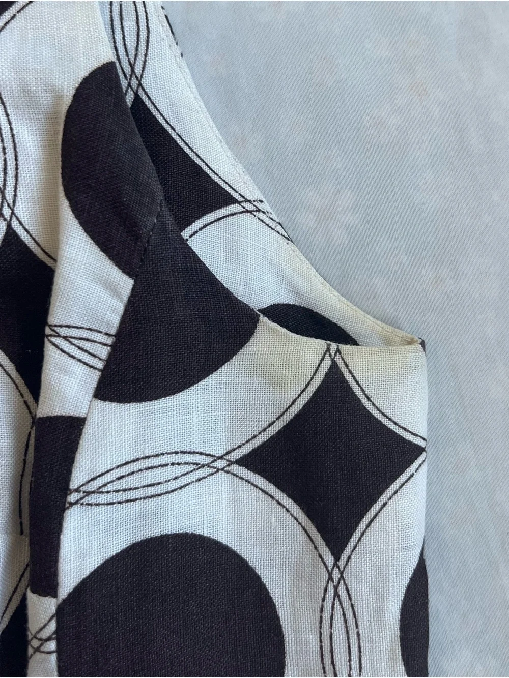 brown white circular pattern dress